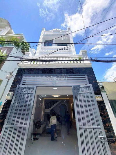 🦒🦒Nhà sang trọng🦒cách gò vấp chỉ 500m🦒1 trệt 2 lầu sân thượng🦒🦒