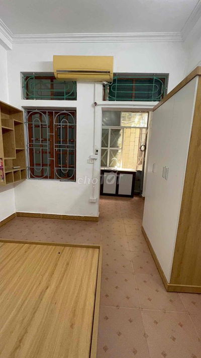 Cho thuê phòng trọ tại ngõ 38 đê la Thành giá 3,1 tr