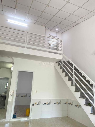 Nhà gác đúc kiệt Tô Hiệu , P Hoà Minh giá 2.45 tỷ
