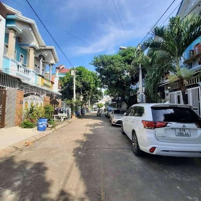 Nhà 1 trệt 1 lầu 62m . Khu nhà ở Thương Mại Chiêu Liêu