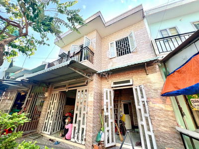 Nhà Mặt Phố - Vị Trí Đẹp - Hẻm Xe Hơi