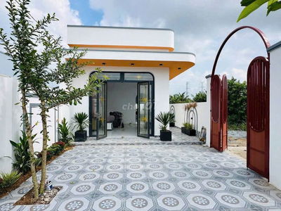 Bán Nhà Cấp 4 sân vườn hiện đại, sang đẹp An Phú Tây. Sổ hồng riêng