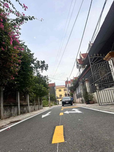 Bán nhà phân lô, đường atphan, trung tâm xã Mễ Sở, 92m2, mt 6.5m.