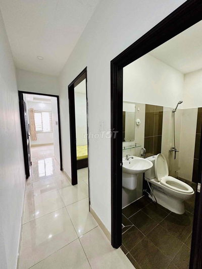 🏠Cho thuê 2 phòng ngủ THÀNH THÁI Q10 rộng thoáng thang máy giá 10tr5