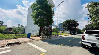 Cần bán gấp lô đất ngay kdc bình hưng ầm suất ngay mặt tiền quốc lộ 50