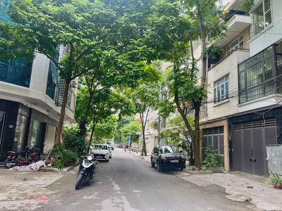 Chính chủ bán đất 10m ra phố NGUYỄN CHÍ THANH ôTô vào thoải mái KD tốt