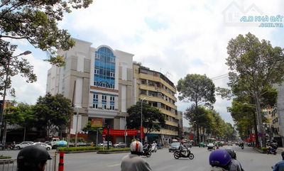 Nhà Căn Góc Quận 1- HXH - 10m Ra Mặt Tiền - Xây Được 4 Tầng - Chỉ Hơn 3 Tỷ