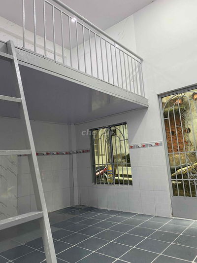 Nhà 2 Phòng có gác + cửa sổ thoáng mát Q. Tân Phú