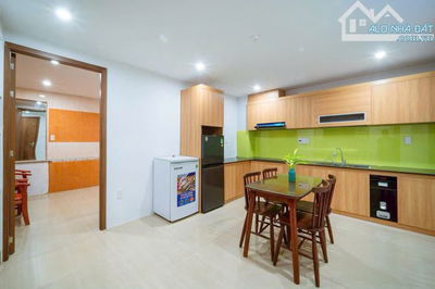 Bán tòa căn hộ 4 tầng MT đường Phạm Phú Tiết, trung tâm Đà Nẵng DT đất 100 m2,6 CH New 100