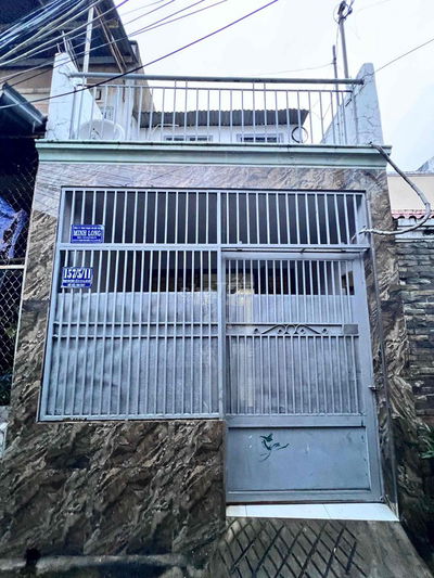 Nhà 35m2 đúc lầu 3PN.2wc , hẻm 2m cách PVC 100m