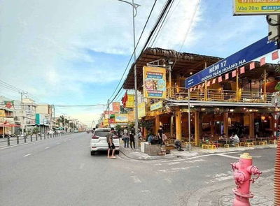 NỀN HẺM 17 TRẦN HOÀNG NA