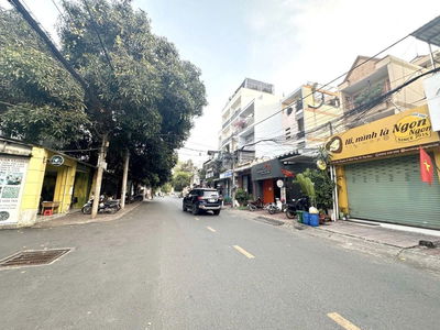 BÁN GẤP NHÀ 4 TẦNG MẶT TIỀN HÀN THUYÊN, NHÀ XÂY ĐẸP, KIÊN CỐ