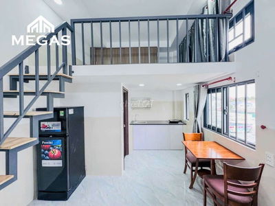 1 căn cuối gác cao cửa sổ thoáng bao rộng gần đảo Kim Cương Kim Q2