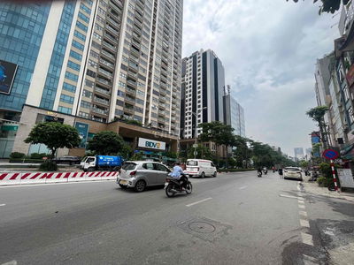 Bá.n CCMN phố Nguyễn Hoàng 84m2 - 16P - DOANH THU 750TR/năm