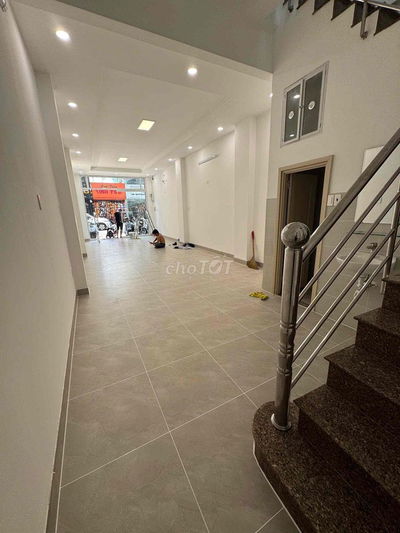 Cho thuê nhà mới sửa Nguyễn Trãi Q5, 4x14m, trệt 3 lầu ST, giá 60tr