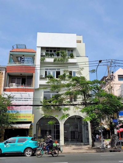 NHÀ MỚI NGAY MẶT TIỀN HỒNG BÀNG GẦN ĐƯỜNG 3/2 QUẬN 11