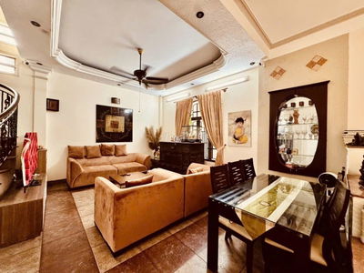 Giá rẻ 25Triệu - Biệt thự Mini 140 Nguyễn Đình Chính - DT 8x10m, 3TẦNG