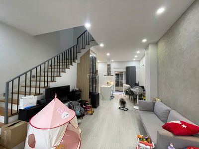 Cho thuê nhà RioVista gần Gia Hòa, Đỗ Xuân Hợp 5x15m 3 lầu 3PN, gara