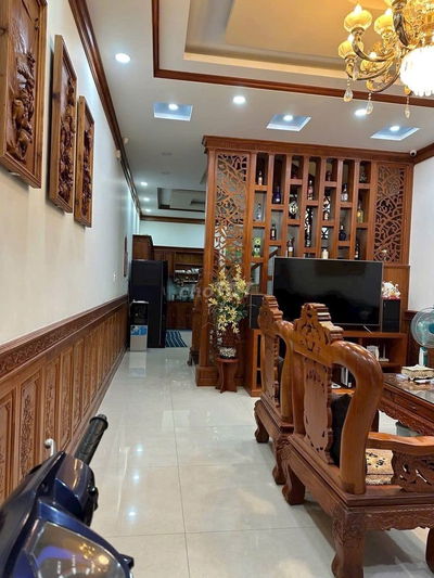 Nhà Hiệp Thành, chủ để lại nội thất gỗ đầy đủ, 74m2, chỉ 6.2 tỏi,