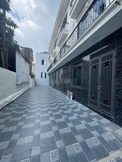 Nhà 3.5 tỷ Ô Tô Đỗ Gần, 3 tầng 50m cầu đại thành, 2km ra KĐT Đô Nghĩa