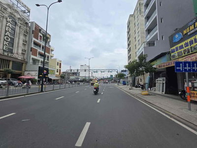 NHÀ 5M X 15M - 3 TẦNG - 4 PHÒNG NGỦ - GẦN CÔNG VIÊN GIA ĐỊNH - NHỈNH 7