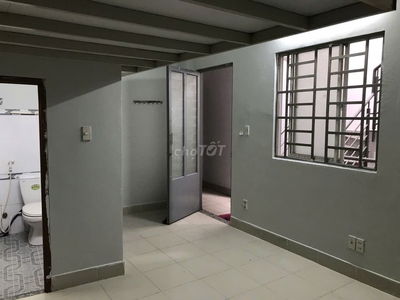 Phòng mới máy lạnh 27m ngay chợ phạm văn hai