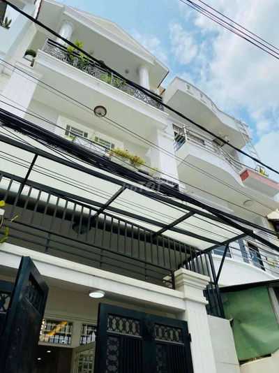 Nhỉnh 5 tỷ. Hàng hiếm Hiệp Bình Chánh, gần Đại học luật, 3 tầng, 65m2.