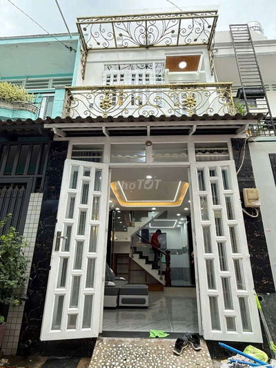 BÁN NHÀ MỚI ĐẸP  đường THỐNG NHẤT, P16, GV - 1 trệt 1 lầu 2PN, 2WC