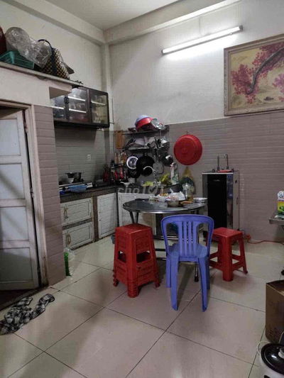 Cho thuê nhà MT 4x14  .1 trệt 1 lầu 3pn 3tolet giá 8tr5