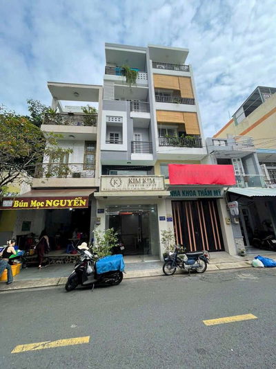 Bán nhà sát đường Bình Phú