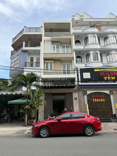 Nhà đường 19 gần Coopmart-DT 5m x 20m xây lững và 4 lầu