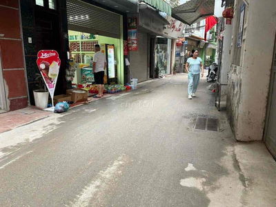 Cc bán nhà Mễ Trì, 40m x 6T, Ngõ Thông, Ô tô qua vào nhà, Kd xịn