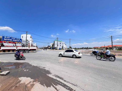 Đất sát 823D dt 5x29m giá 780tr