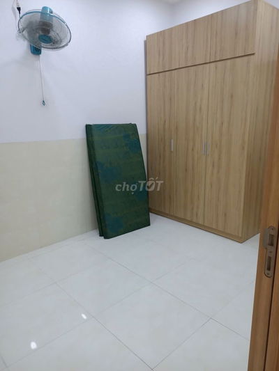 Cho Nữ Thuê Phòng Máy Lạnh Có Nội Thất Cơ Bản