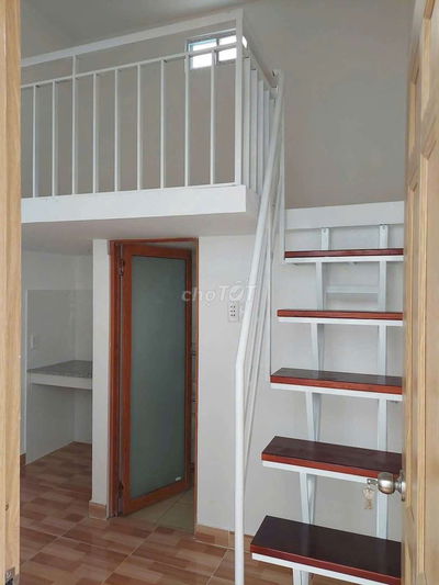 Phòng có Máy Lạnh và Phòng có gác cạnh chợ Hoàng Hoa Thám P12 Tân Bình