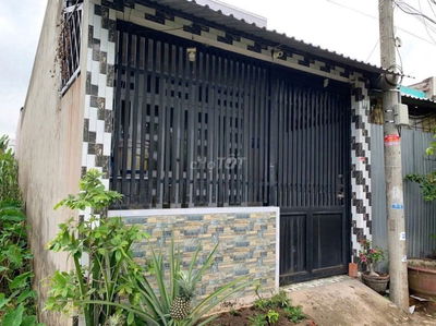 Nhà 6 triệu 2 phòng có nội thất gần sân Cầu Lông Tambo