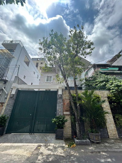 BIỆT THƯ KHU VIP NGUYỄN VĂN TRỖI_ 9X20M_ TRỆT 2 LẦU. NHÀ ĐẸP.