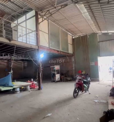 Kho diện tích 300m2 cần cho thuê gấp ở Đường Tôn Thất Thuyết