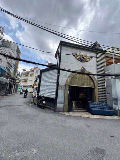 CHO THUÊ NHÀ GÓC 2 MT NGUYỄN ĐÌNH CHÍNH, PHƯỜNG 8, QUẬN PHÚ NHUẬN