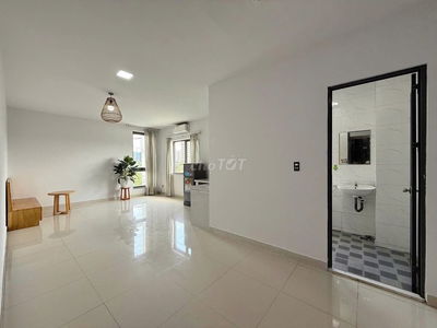 Phòng 40m2_2 cửa sổ trời_thang máy, nt cơ bản_68 Phan Tây Hồ P7