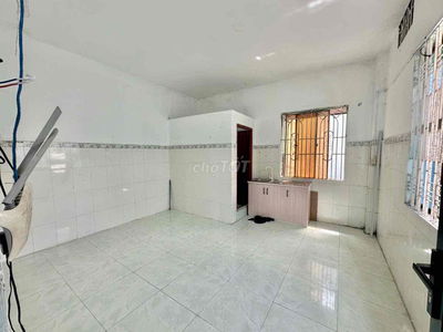 PHÒNG TRỌ ĐI BỘ ĐẾN AEON TÂN PHÚ - CÓ BANCOL CỬA SỔ TRỜI THANG MÁY