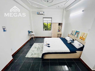 Căn hộ dịch vụ cửa sổ trời siêu rẻ ngay đường Phan Xích Long