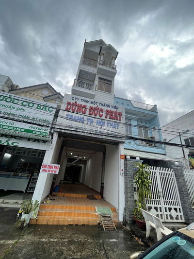 NHÀ LẦU 400m2 mặt tiền đường Lê Hồng Phong TT Q.Bình Thủy