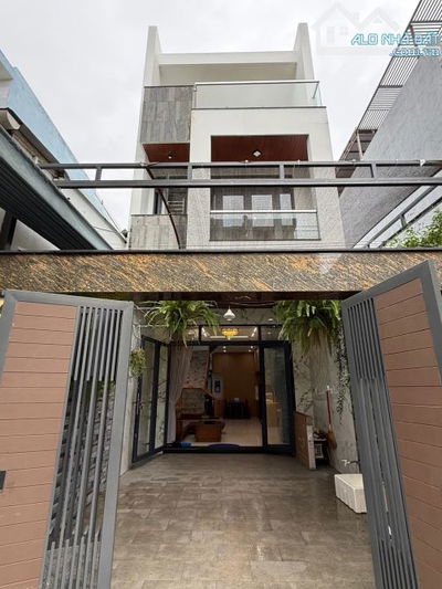 10.5TỶ🌸SIÊU PHẨM HOA HẬU ĐÓN TẾT 2026 – NHÀ ĐẸP 3 TẦNG FULL NỘI THẤT-KHÓ TÌM GIỮA LÒNG ĐN