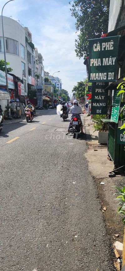 Bán nhà 3 tầng BTCT Thích Quảng Đức giá nhỉnh 4 tỷ