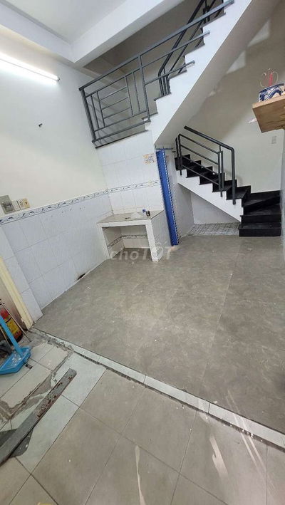 Cho thuê nhà / quang trung p12 gv.dt 5*4. 3lau 2pn 3wc sân thượng.