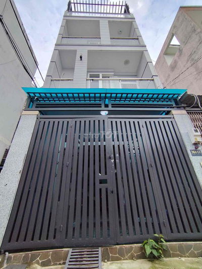 Nhà 4.5m x 13m 4 tầng HXH 6m cách đường Lê Văn Khương chỉ 20m