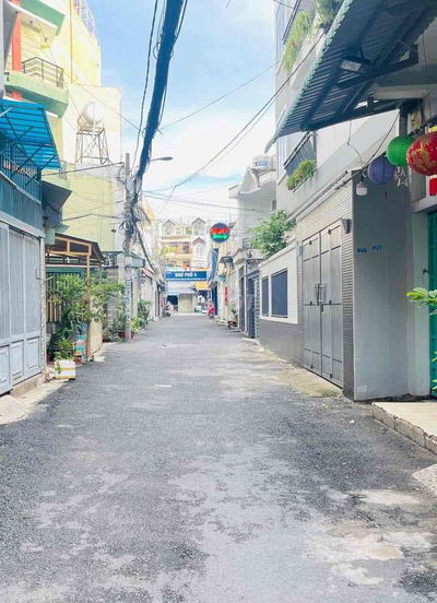 Nhà nguyên căn cấp 4 ngang 4m dài 20m hẻm xe hơi Phạm Văn Chiêu