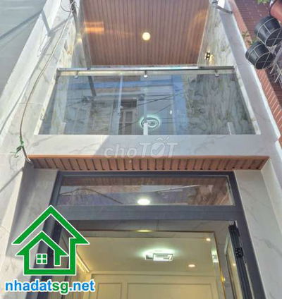 Nhà đẹp Đồng Đen, Tân Bình.
DT: 32m2 (4,2 x 7)m, 2PN - 2WC