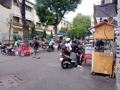 Cho thuê mặt bằng khu ăn uống đối diện có trường học